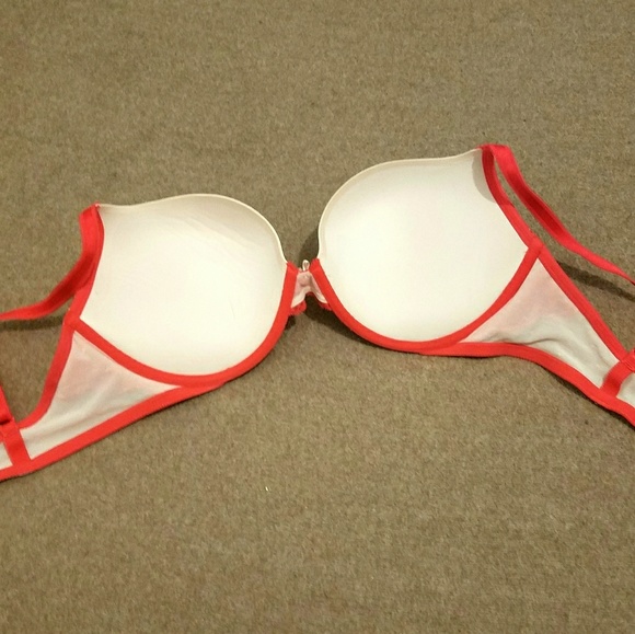 ❌SOLD❌ VS Plunge Bra 36D NWOT - Picture 3 of 5